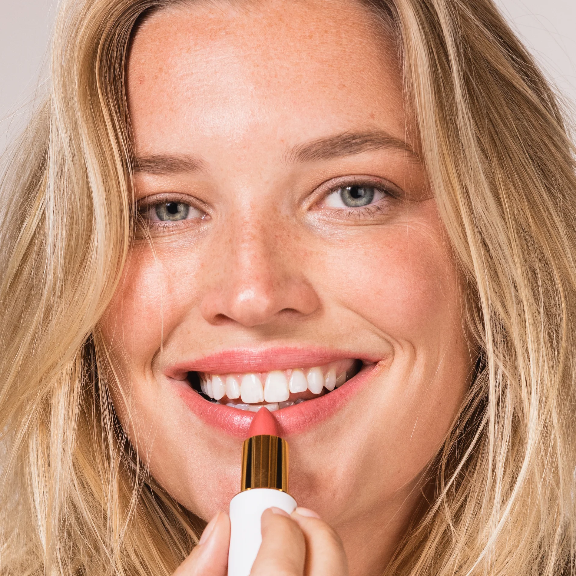 Full Bloom Sculpted Lipstick - Image 15