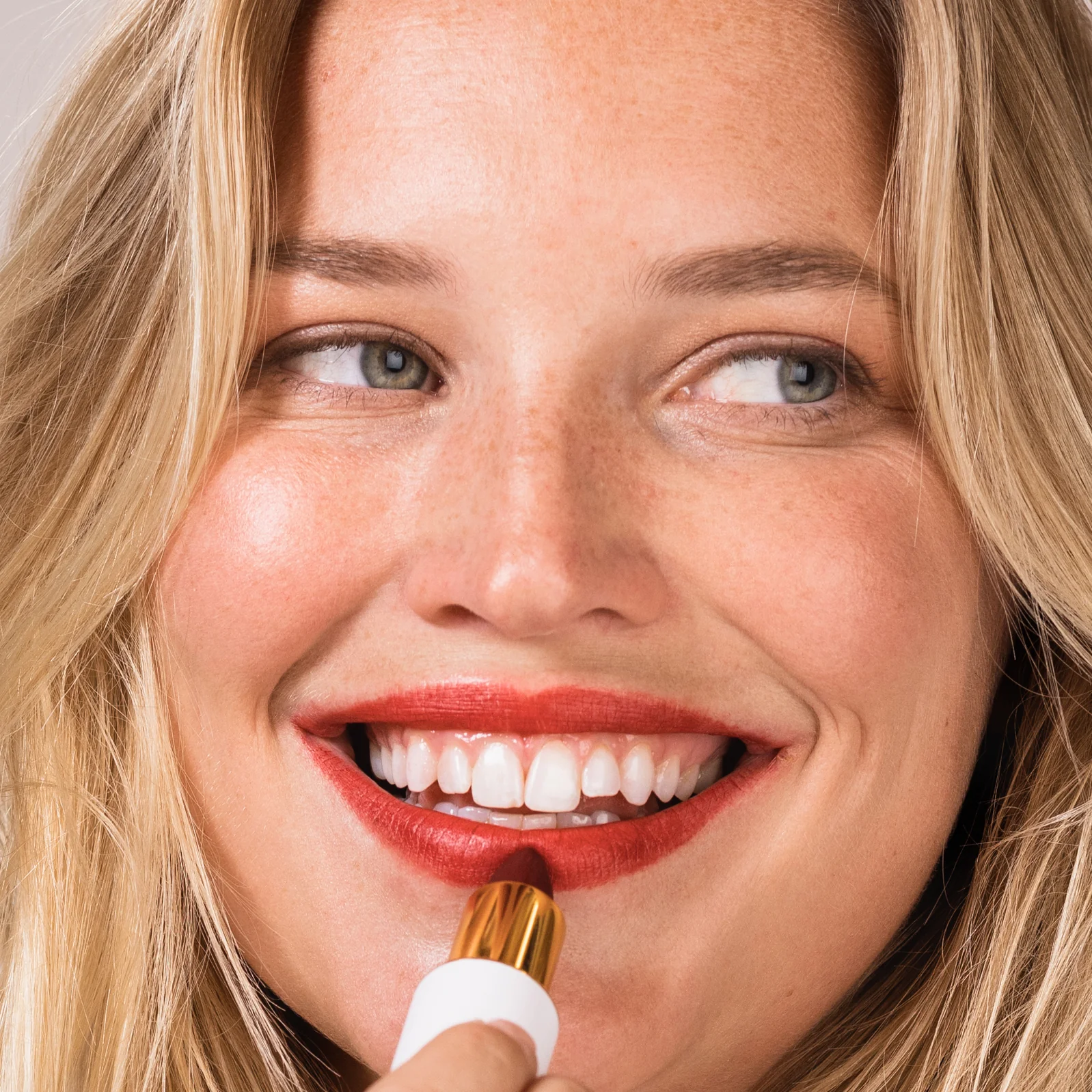 Full Bloom Sculpted Lipstick - Image 175