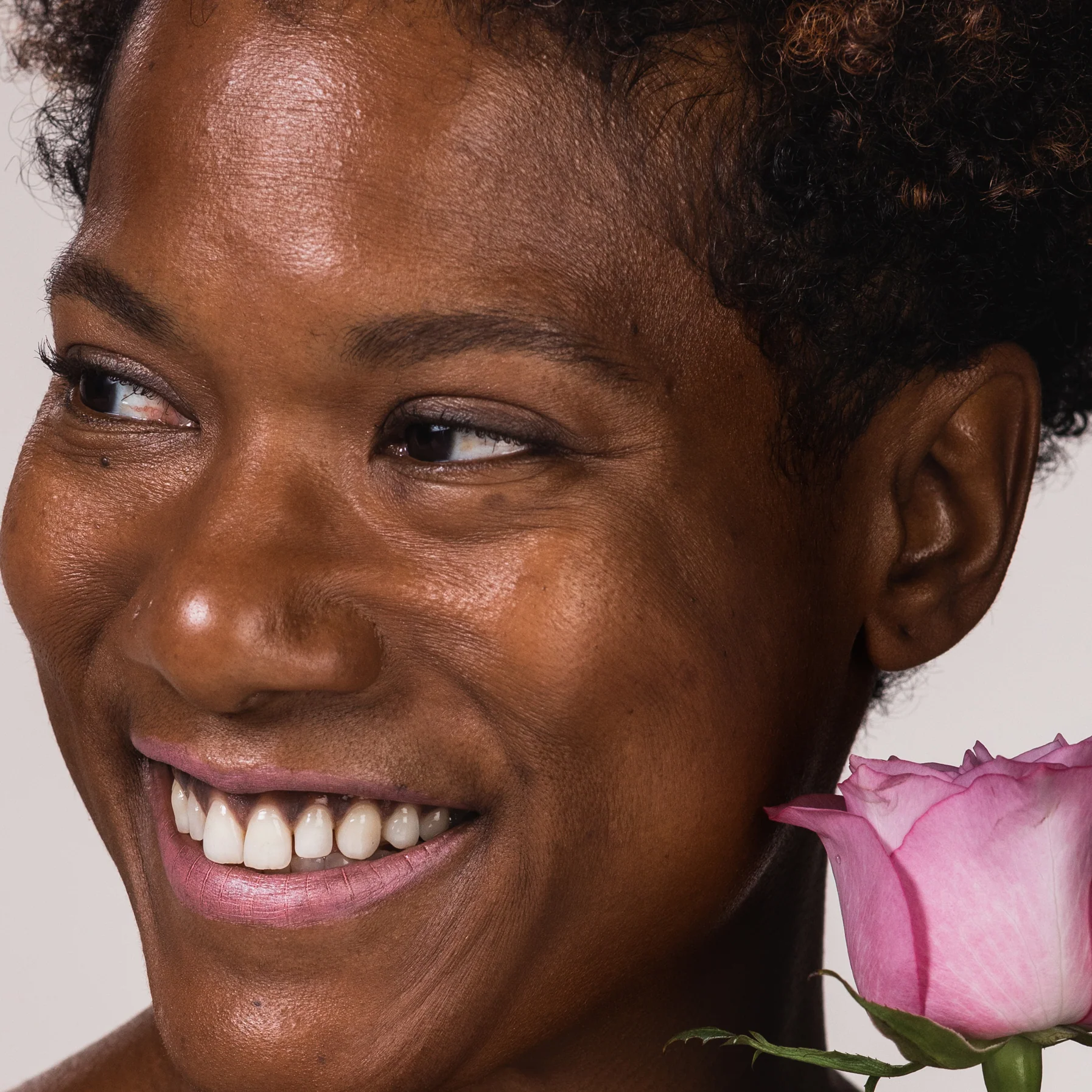 Full Bloom Sculpted Lipstick - Image 36